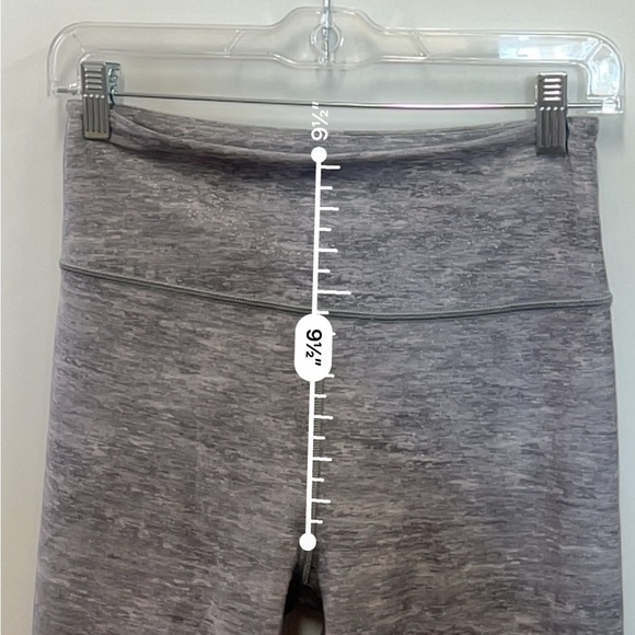 Peloton grey sparkle and striped leggings leggings 7/8 length size medium - Picture 9 of 10